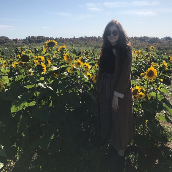 Meet your Posher, Vasiliki - Picture 2 of 4